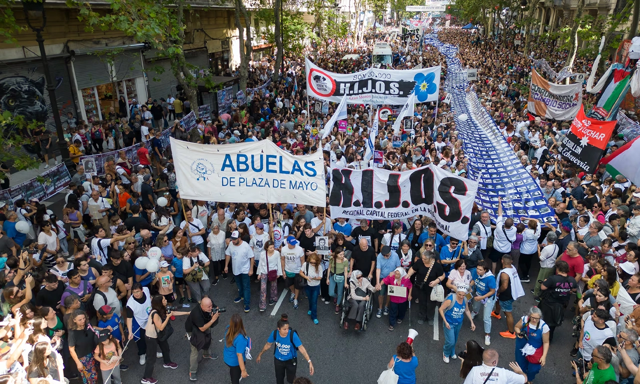 Abuelas de plaza de mayo en marcha por la memoria 2026